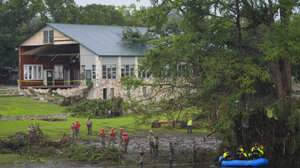 Τέξας: «Γράφαμε τα ονόματα στα σώματά μας» – Ανατριχιαστικές μαρτυρίες