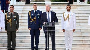 Με 1.700 προσκεκλημένους η δεξίωση στο Προεδρικό Μέγαρο για την 52η επέτειο Αποκατάστασης της Δημοκρατίας