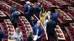 Βουλή: Ολοκληρώθηκε η ψηφοφορία για Καραμανλή