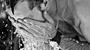 Καύσωνας: Αυτά είναι τα ύποπτα συμπτώματα για τους καρδιοπαθείς