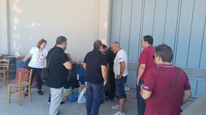 Στην Αγυιά, στο χώρο που φιλοξενούνται μετανάστες κλιμάκιο της ΤΕ Χανίων του ΚΚΕ