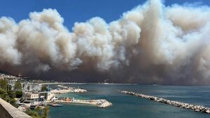 Μασσαλία: Εννέα πυροσβέστες τραυματίες από τη μεγάλη δασική πυρκαγιά