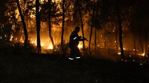 Δύο συλλήψεις για εμπρησμό από πρόθεση και κατ' εξακολούθηση