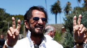 Ευχές του Σερ Πολ ΜακΚάρτνεϊ στον Σερ Ρίνγκο Σταρ για τα γενέθλιά του