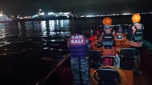 Ναυάγιο πορθμείου στην Ινδονησία: Ξανάρχισαν οι έρευνες, αγνοούνται ακόμη 30 άνθρωποι