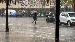 Αλλού καύσωνες και στην Καταλονία ισχυρές καταιγίδες