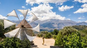 Χιλιομουδού: Κάντε μία βόλτα με φόντο τον ανεμόμυλο!