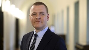 Πέθανε βουλευτής 30 ετών μέσα στο Κοινοβούλιο της Φινλανδίας