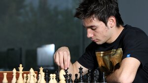 Μια γενιά που ωρίμασε προτού προλάβει να μεγαλώσει...