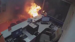 Φρίκη στο Καζακστάν: Άνδρας αυτοπυρπολήθηκε σε αεροδρόμιο - Είχε καυγαδίσει με τη γυναίκα του