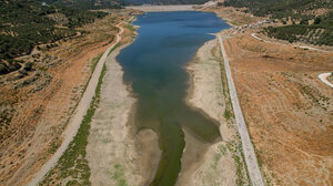 Αποκαρδιωτικές εικόνες από το φράγμα Αποσελέμη: Στον πάτο το νερό