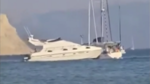 Γιοτ παρέσυρε ιστιοφόρα στην Κέρκυρα - Βίντεο από την πρόσκρουση στην Ερεικούσα