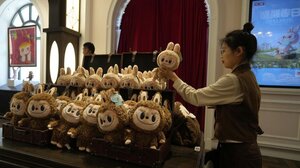 Τα Labubu «μετακομίζουν» στο Χόλιγουντ