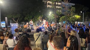 Χανιά: Η Λευκή Νύχτα που έκανε την πόλη να «παραληρεί» από ψώνια και διασκέδαση