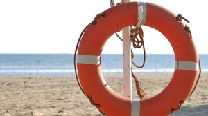 Παραλίγο να πνιγεί 4χρονο αγοράκι σε παραλία - Συνελήφθη ο πατέρας του