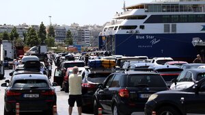 Κορυφώνεται η έξοδος των αδειούχων του Αυγούστου - Το αδιαχώρητο στα λιμάνια