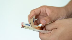  Τι αλλάζει στις μεταφορές χρημάτων στην Ευρώπη – Άμεσες πληρωμές σε δευτερόλεπτα 