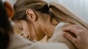 Ν. Αλικαρνασσός: Την «πλάκωσε» στο ξύλο χωρίς να την ξέρει 