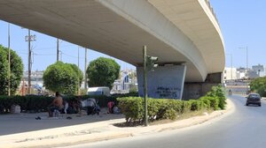 Έκαναν "σπίτι" τους το χώρο κάτω από τη γέφυρα στο Γιόφυρο