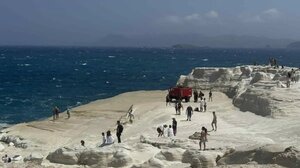 Μήλος: Ζευγάρι τουριστών πνίγηκε στο Σαρακήνικο 