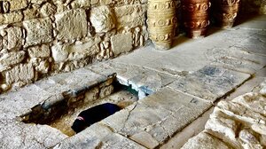 «Άραξε» στη δροσιά του ανακτόρου της Κνωσσού σαν πρίγκηπας και ας μην κρατάει κρίνα 