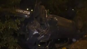 Σοβαρό τροχαίο στη Θεσσαλονίκη: Δύο άτομα στο νοσοκομείο, αναζητείται ο οδηγός μιας Πόρσε