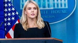 «Η μάνα σου» απάντησε η εκπρόσωπος του Τραμπ σε δημοσιογράφο που ρώτησε ποιος πρότεινε τη Βουδαπέστη