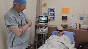 Καναδάς: Ήταν 20 χρόνια τυφλός και ξαναβλέπει με εμφύτευμα δοντιού - Δείτε βίντεο