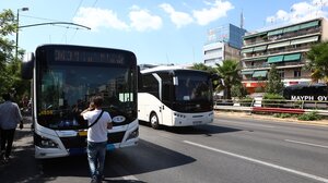 Λεωφορείο συγκρούστηκε με γερανό στη λεωφόρο Συγγρού 