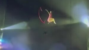 Σοκ σε τσίρκο στη Βραζιλία: Η στιγμή που η ακροβάτισσα συντρίβεται στο έδαφος