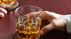 Εύβοια: Μαθητής έχασε τις αισθήσεις του μέσα σε σχολείο από υπερβολική κατανάλωση αλκοόλ