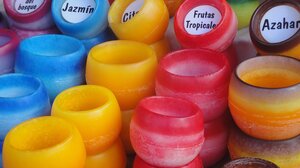 Αρωματικά κεριά: Είναι πραγματικά επιβλαβή;