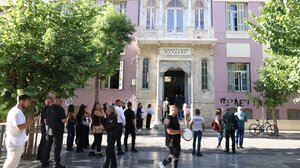 Εμπρησμός απορριμματοφόρων: ο 45χρονος φερόμενος ηθικός αυτουργός «έπαιζε» με εκατομμύρια ευρώ