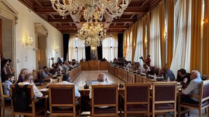 Δημοτικό Συμβούλιο Ηρακλείου: Πρωτοβουλίες για τη μετεγκατάσταση των Ρομά