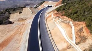 Την άνοιξη παραδίδεται πλήρως σε κυκλοφορία ο Ε65