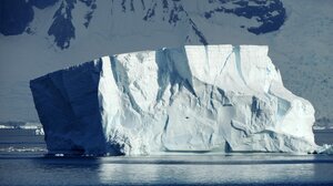 Γαλλία: Το παγόβουνο A23a, κάποτε το μεγαλύτερο στον κόσμο, λιώνει με ταχείς ρυθμούς 