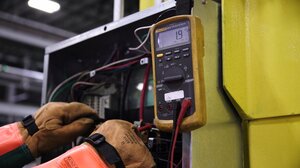 Εμφανίστηκαν ως υπάλληλοι του ΔΕΔΔΗΕ και άρπαξαν τα κοσμήματα ηλικιωμένης!