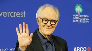 Ο Τζον Λίθγκοου επιστρέφει στο Μπρόντγουεϊ με ένα έργο για τον Ρόαλντ Νταλ