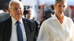 Ποινή φυλάκισης 4,5 ετών επιβλήθηκε στη σύζυγο του πρώην γερουσιαστή Μπομπ Μενέντεζ