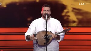 Νίκος Συνολάκης: Πήγε στο The Voice, έκανε τους κριτές να γυρίσουν και κέρασε οφτό και ρακές