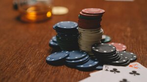 Υψηλόβαθμοι δημόσιοι υπάλληλοι στο κάδρο για ξέπλυμα μέσω στοιχηματικών: 200 παίκτες, 10 εταιρίες, 1 εκατ. ευρώ