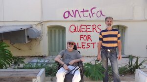 Ηράκλειο: Οι δυο καλοί φίλοι καθάρισαν ξανά την πρόσοψη των Δικαστηρίων