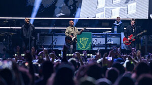 Oasis: Ο κιθαρίστας Paul Arthurs αποχωρεί προσωρινά από την περιοδεία επανένωσης