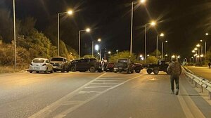 Ρέθυμνο: Στον ΒΟΑΚ, στο ύψος του κόμβου Σπηλίου, οι αγροτοκτηνοτρόφοι