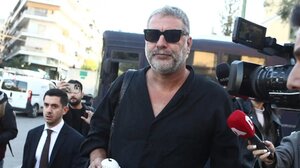 Ο Βασίλης Μπισμπίκης στα δικαστήρια για την υπόθεση του τροχαίου