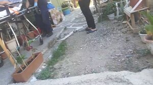 "Εγκλωβισμένοι" και... απελπισμένοι στην οδό Εμ. Ροΐδη