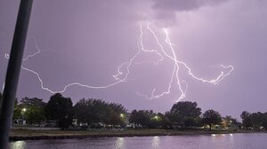 Καιρός: Έρχεται χαμηλό βαρομετρικό με ισχυρές καταιγίδες τα επόμενα 24ωρα