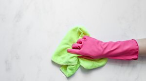 Ηράκλειο: Τρέχουν αλλά.. δε φτάνουν οι σχολικές καθαρίστριες για να "λάμπουν" τα σχολεία