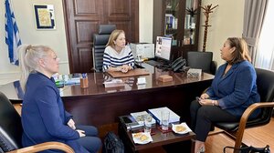 Με εκπροσώπους του Διεθνούς Οργανισμού Μετανάστευσης στο Ηράκλειο η Μ. Κοζυράκη