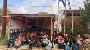 Μεταναστευτικό - Κρήτη: Εθνική επέτειος με νέες αφίξεις παράτυπων μεταναστών - Μωρά μεταξύ των διασωθέντων